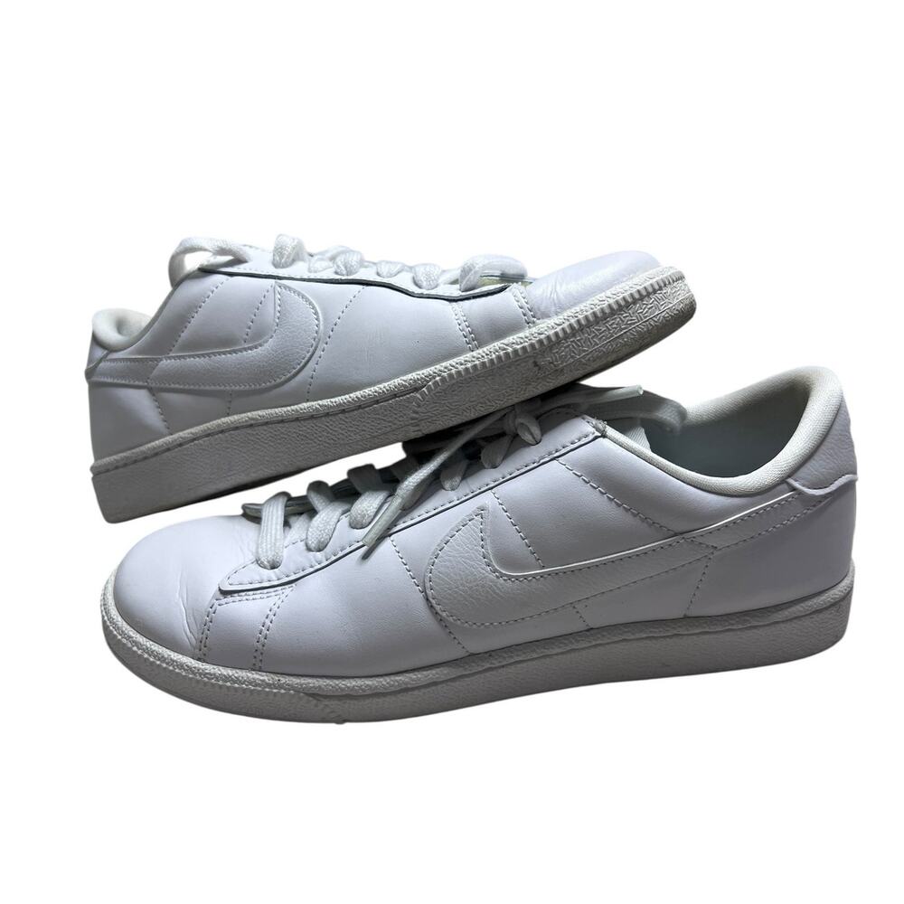 Nike Tennis Classic sneakers featuring a minimalist low-top